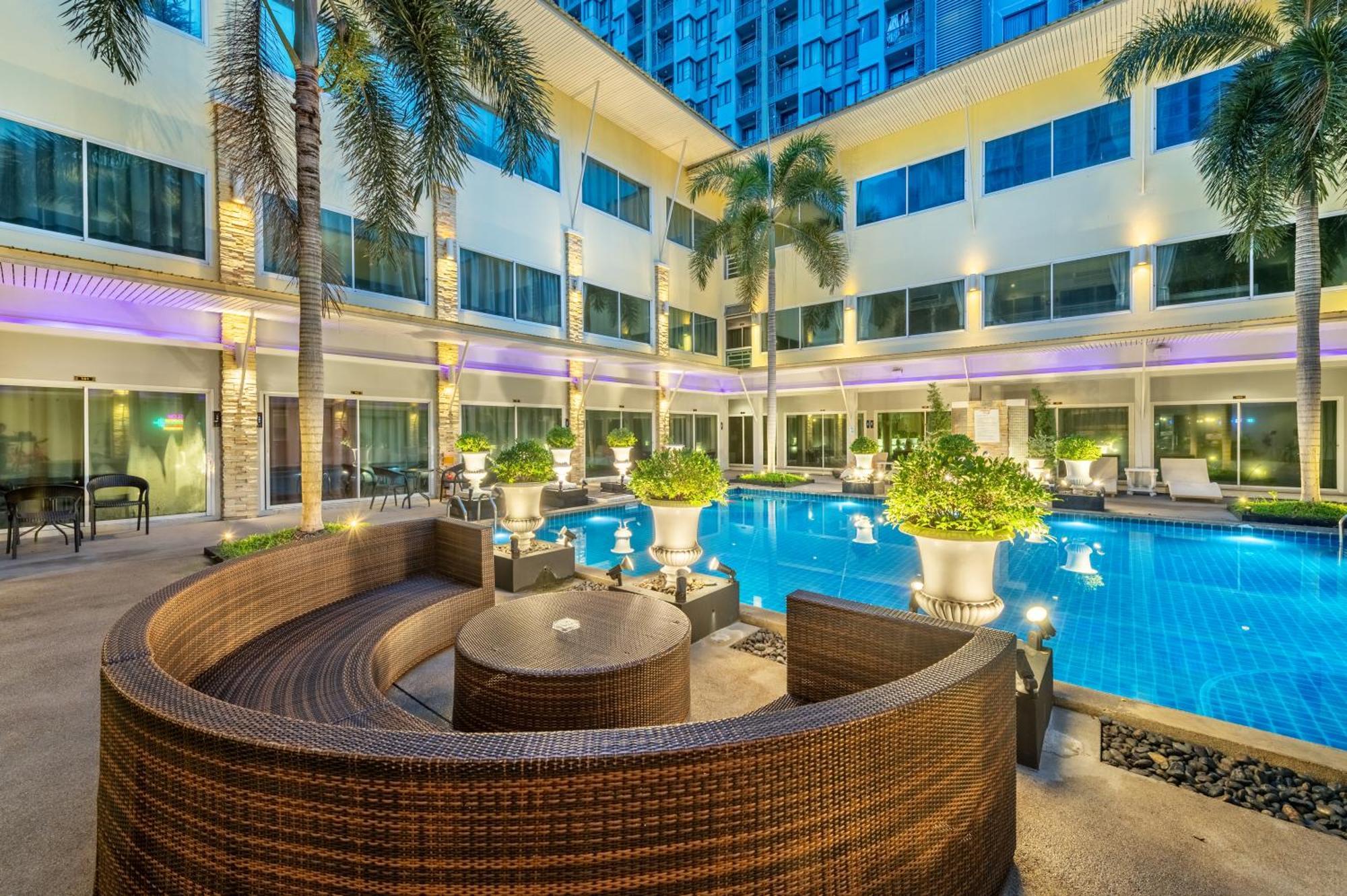 Qiu Hotel Sukhumvit Sha Plus Bangkok Bagian luar foto