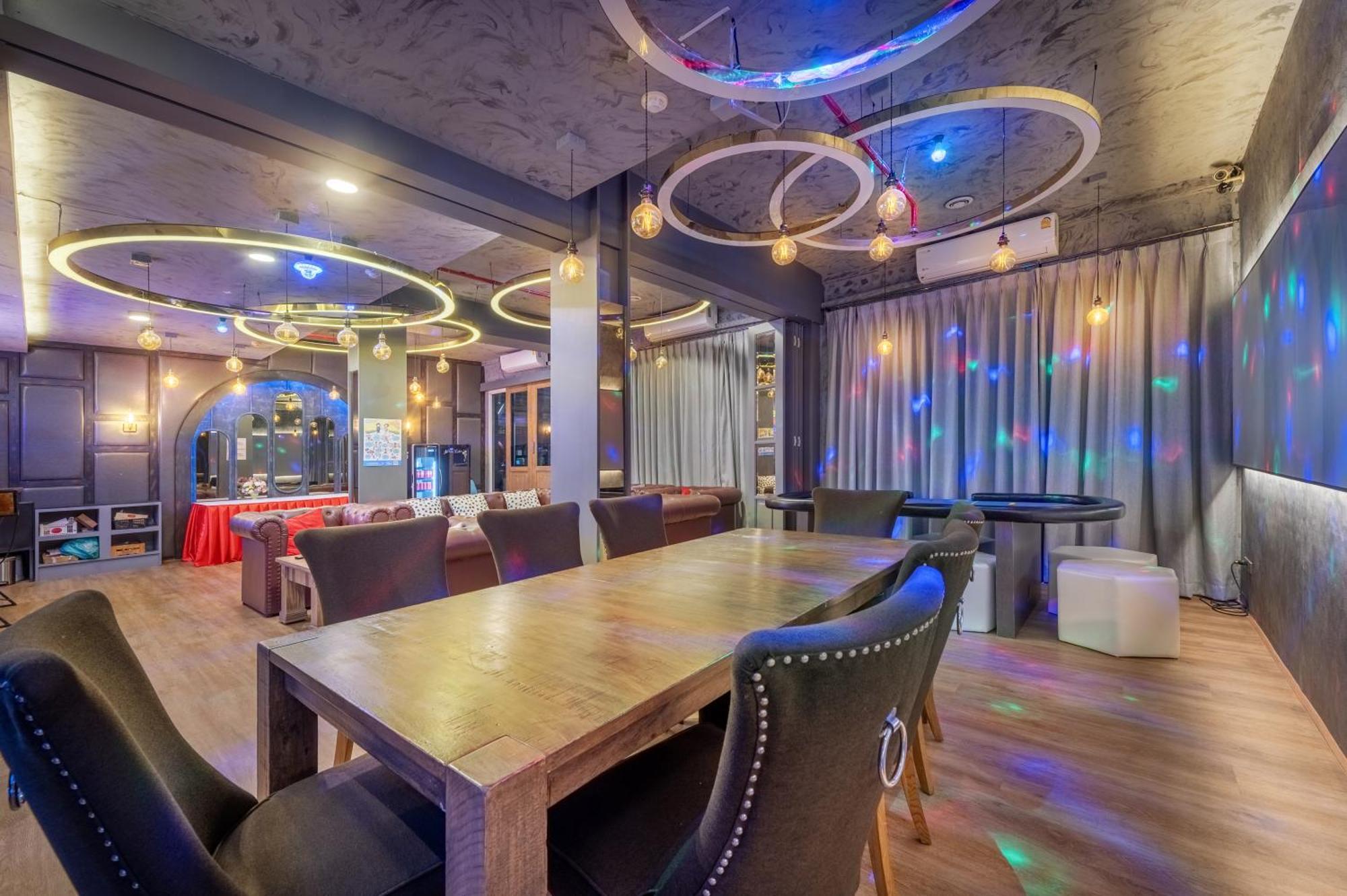 Qiu Hotel Sukhumvit Sha Plus Bangkok Bagian luar foto