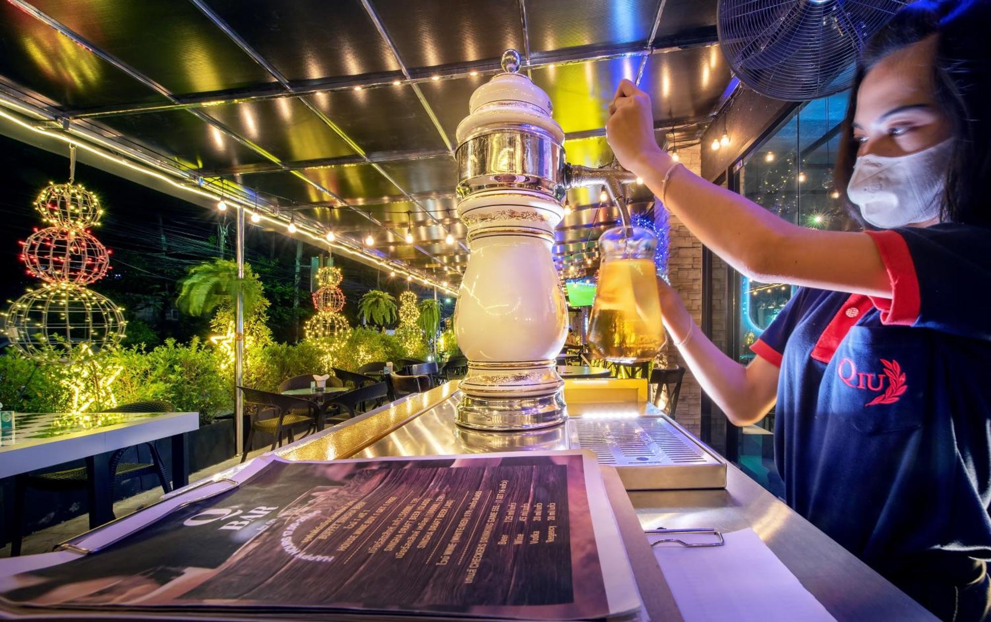 Qiu Hotel Sukhumvit Sha Plus Bangkok Bagian luar foto