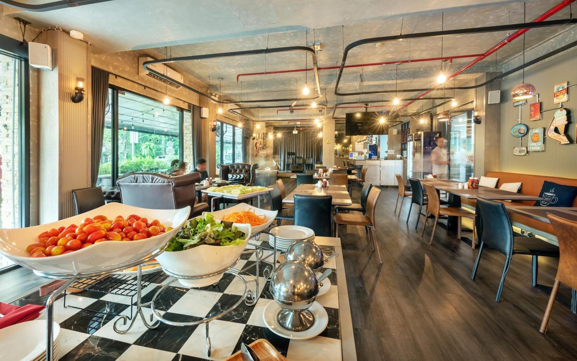 Qiu Hotel Sukhumvit Sha Plus Bangkok Bagian luar foto
